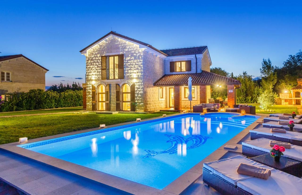 Villa Kamenica Kras Екстер'єр фото