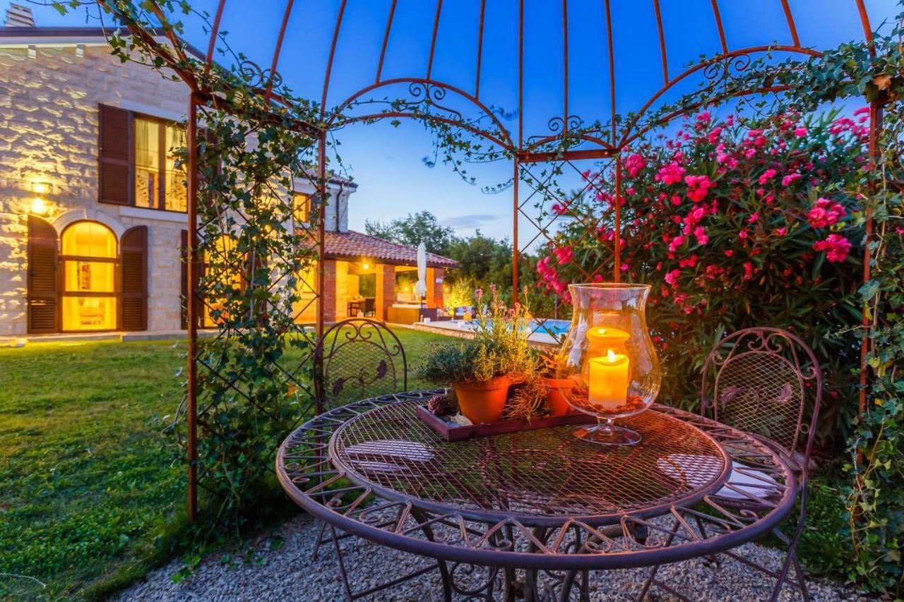 Villa Kamenica Kras Екстер'єр фото