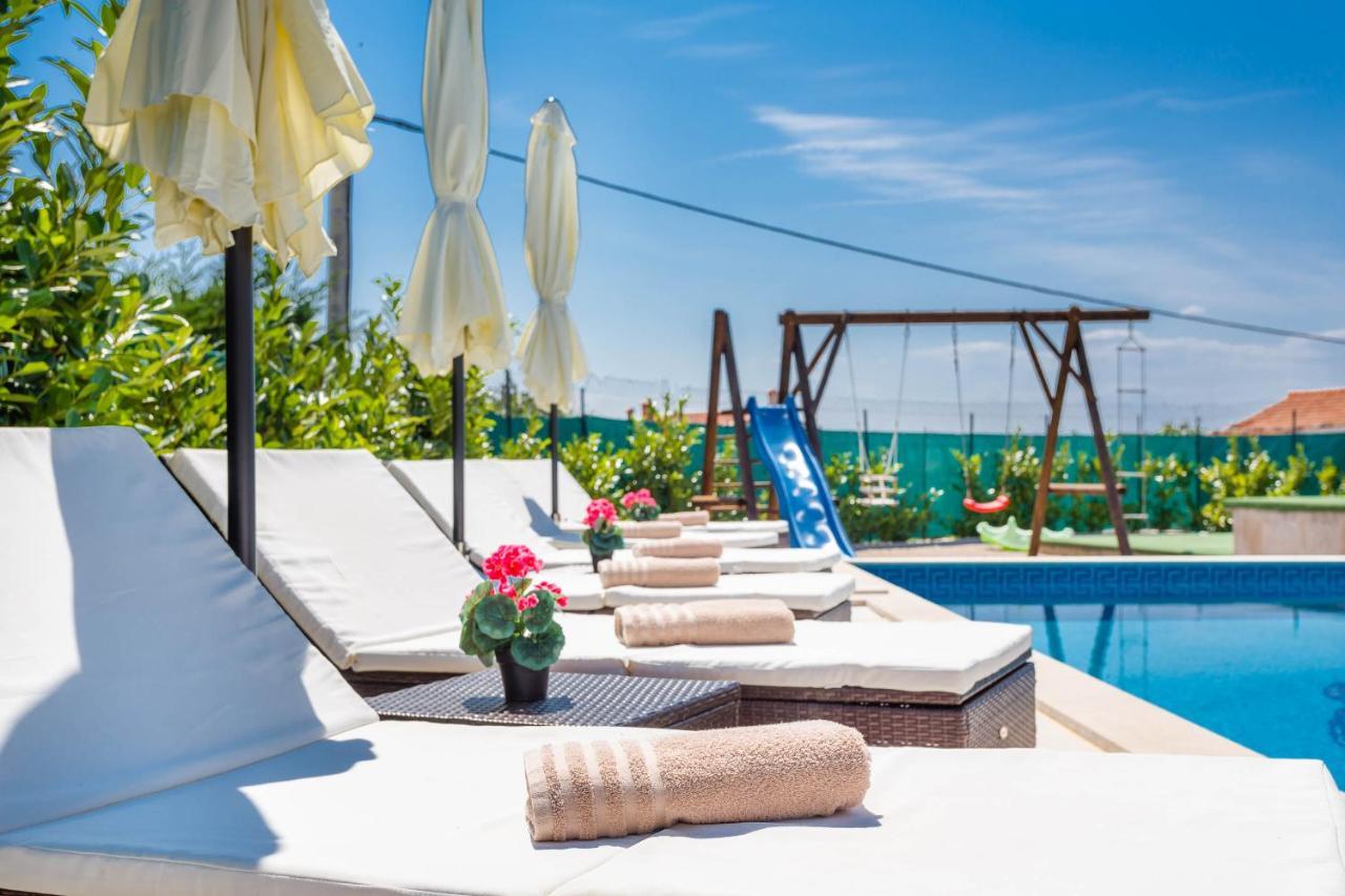 Villa Kamenica Kras Екстер'єр фото
