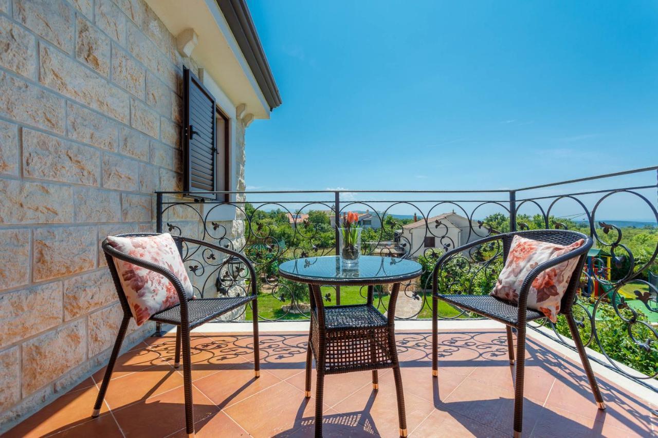 Villa Kamenica Kras Екстер'єр фото