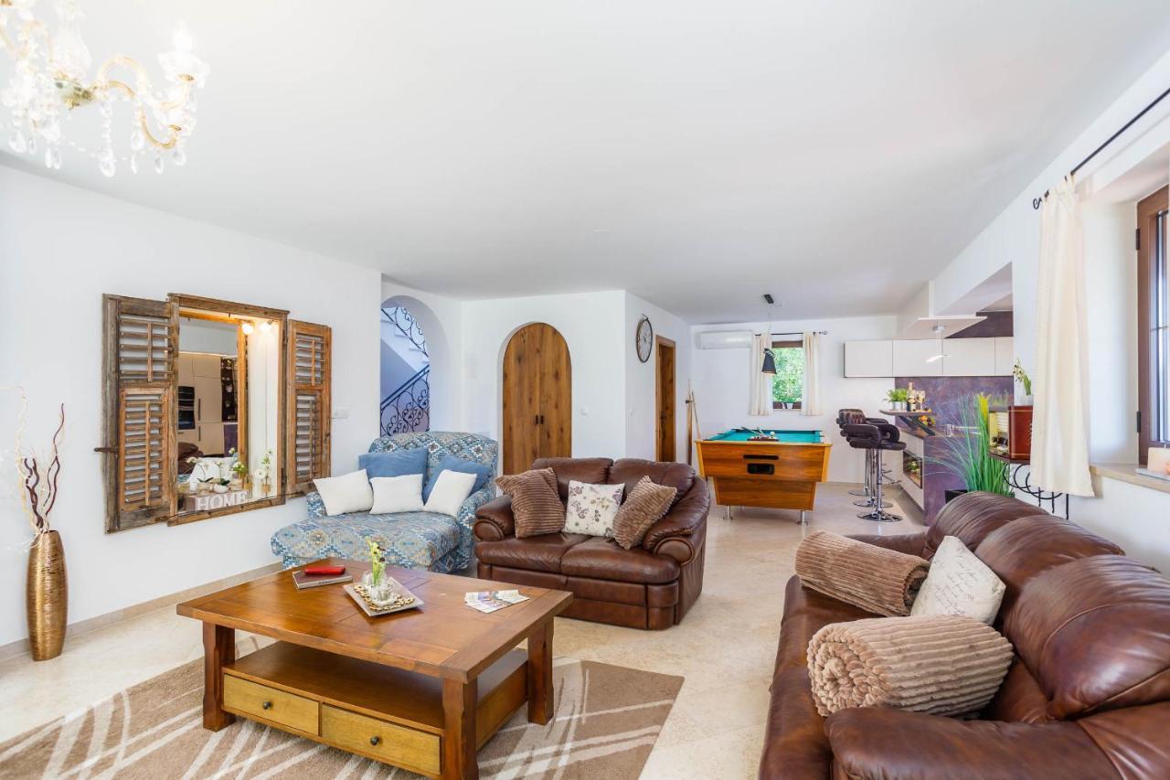 Villa Kamenica Kras Екстер'єр фото