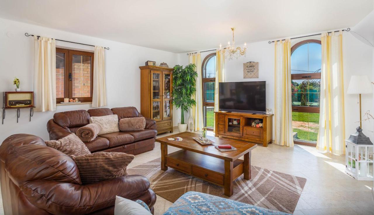 Villa Kamenica Kras Екстер'єр фото